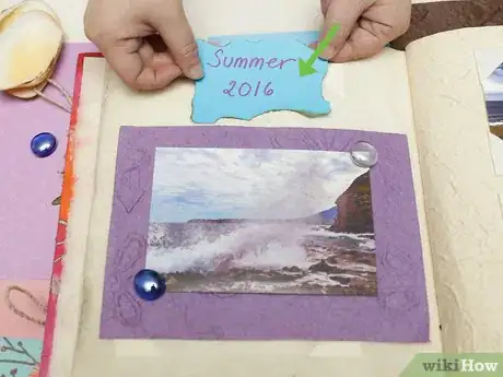 Imagen titulada Make Homemade Scrapbooks Step 9