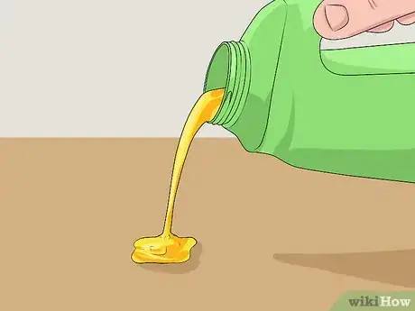 Imagen titulada Clean Up Oil Spills Step 6