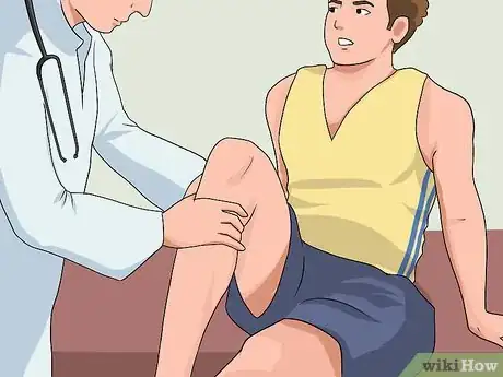 Imagen titulada Treat a Swollen Knee Step 4
