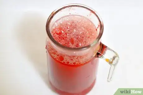 Imagen titulada Make Strawberry Wine Step 5