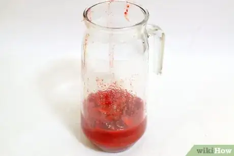 Imagen titulada Make Strawberry Wine Step 4
