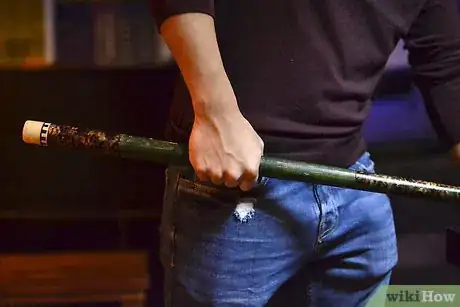 Imagen titulada Hold a Pool Cue Step 1