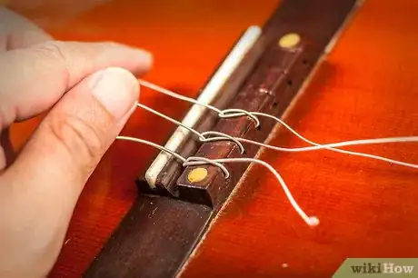 Imagen titulada Change Classical Guitar Strings Step 3Bullet6
