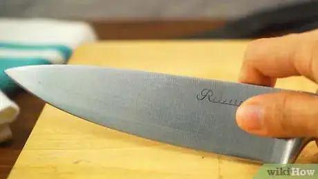Imagen titulada Hold a Knife Step 1