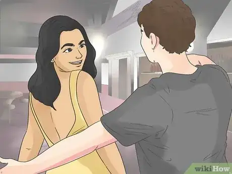 Imagen titulada Know if a Younger Girl Likes You Step 11