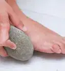 controlar el mal olor de los pies con bicarbonato