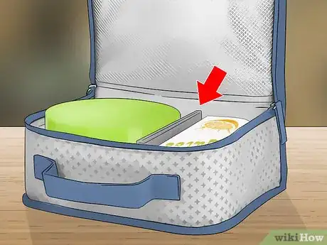 Imagen titulada Keep Lunch Warm Step 8