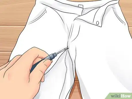 Imagen titulada Make a Mummy Costume Step 9