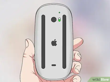 Imagen titulada Replace Batteries on an Apple Magic Mouse Step 11