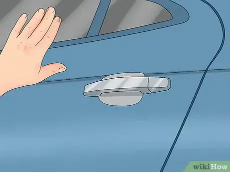 Imagen titulada Get out of a Car Without Getting Shocked by Static Electricity Step 3