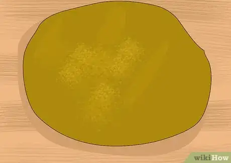 Imagen titulada Make a Minion Cake Step 15