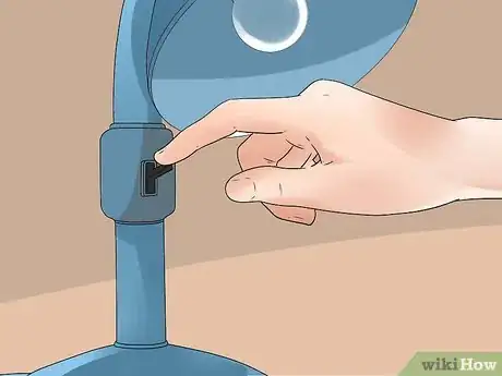 Imagen titulada Repair Your Halogen Lamp Step 14