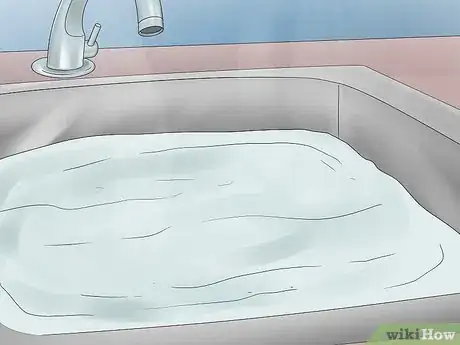 Imagen titulada Clean Dr Brown Bottles Step 2