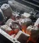 encender una parrilla de carbón