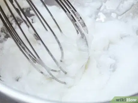 Imagen titulada Fold in Egg Whites Step 5