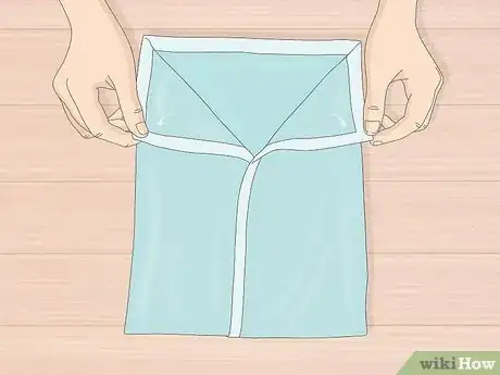 Imagen titulada Fold Towels Step 12