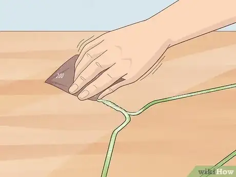 Imagen titulada Make a TV Antenna with a Coat Hanger Step 1