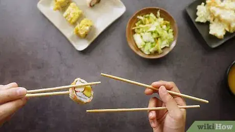 Imagen titulada Eat Rice with Chopsticks Step 12