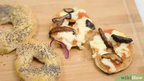 Imagen titulada Make Pizza Bagels Step 12