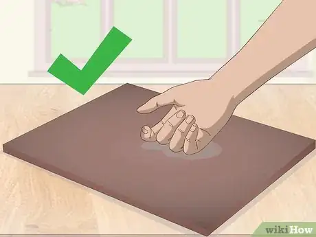 Imagen titulada Apply Gold Leaf to Canvas Step 6