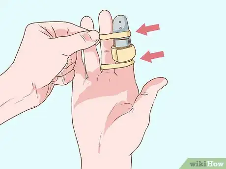 Imagen titulada Bandage Fingers or Toes Step 25