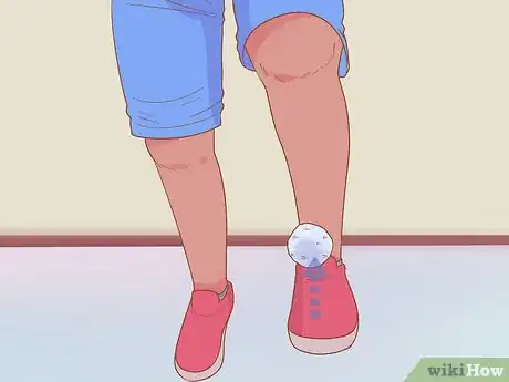 Imagen titulada Play Hacky Sack Step 3