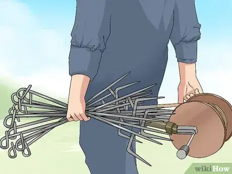 Imagen titulada Install and Use a Temporary Electric Fence for Cattle Step 10