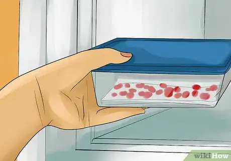 Imagen titulada Keep Rose Petals Fresh Step 9