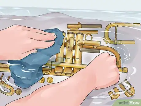 Imagen titulada Clean a Trumpet Step 7