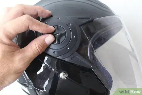 Imagen titulada Remove a Sun Visor Step 15