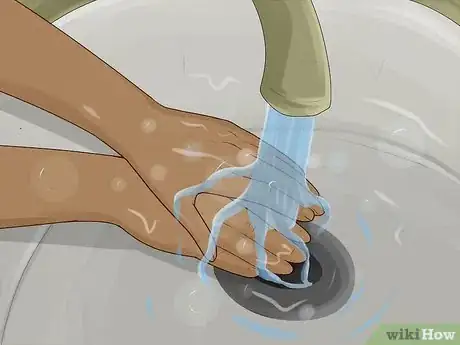 Imagen titulada Clean an Infected Ear Piercing Step 1