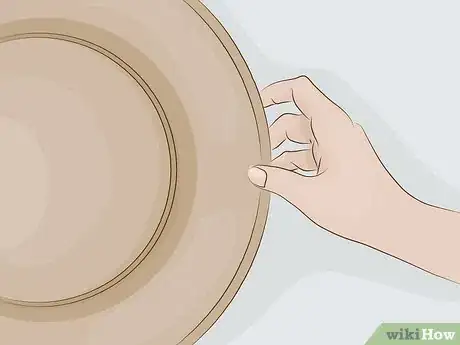 Imagen titulada Shape a Cowboy Hat Step 3