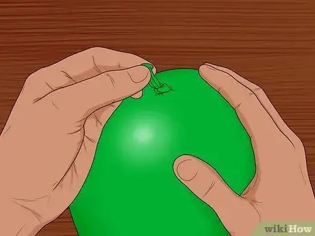 Imagen titulada Untie a Balloon Step 1