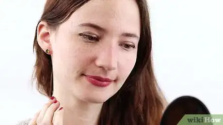 Imagen titulada Put Earrings In Step 8