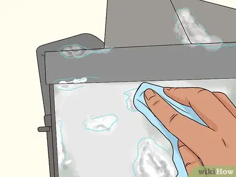 Imagen titulada Clean a Saltwater Tank Step 3