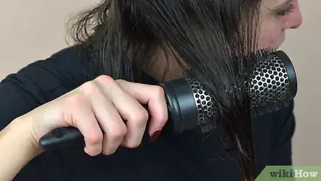 Imagen titulada Curl Hair with a Blow Dryer Step 12