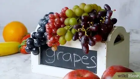 Imagen titulada Make a Fruit Kabob Step 1