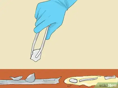 Imagen titulada Clean Up Oil Spills Step 1