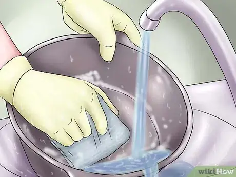 Imagen titulada Season a Dutch Oven Step 2
