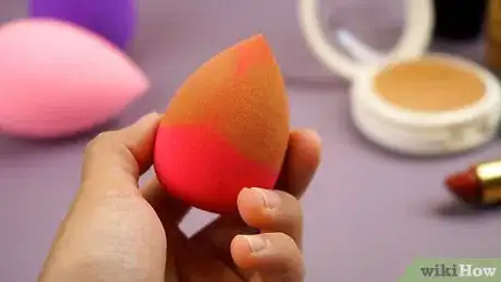 Imagen titulada Clean a Beauty Blender Step 7
