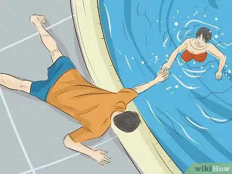 Imagen titulada Save an Active Drowning Victim Step 5