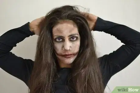 Imagen titulada Apply Zombie Makeup Step 10