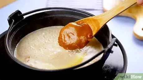 Imagen titulada Thicken Sauce with Flour Step 10
