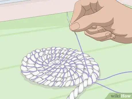 Imagen titulada Make a Rope Basket Step 25