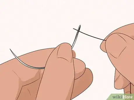 Imagen titulada Sew in Hair Extensions Step 12