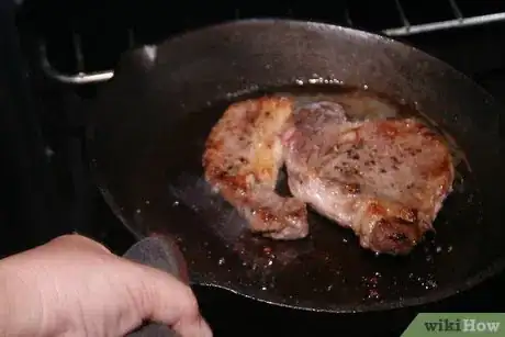 Imagen titulada Cook Ribeye Steak in the Oven Step 12