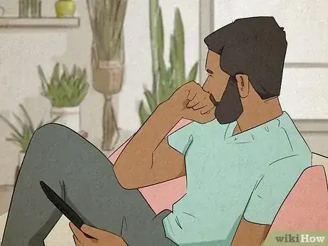Imagen titulada What He Thinks when You Don't Contact Him Step 5