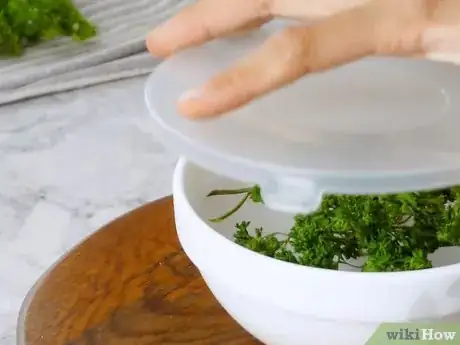 Imagen titulada Dry Parsley Step 12