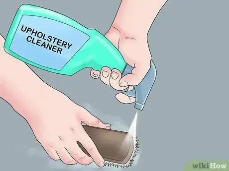 Imagen titulada Clean a Car Ceiling Step 8