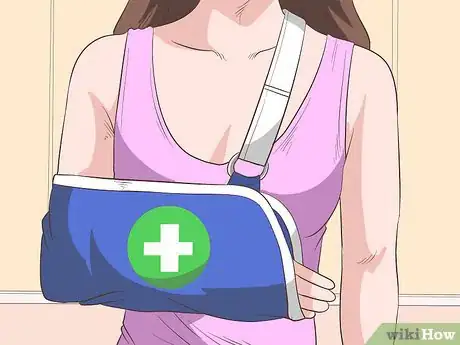 Imagen titulada Make a Sling for Your Arm Step 15